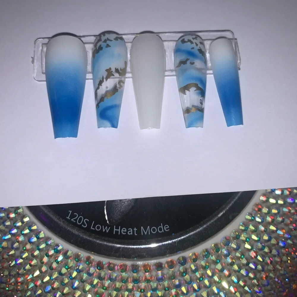 Blue Cloud Style 24 Piece Press On‎ Nails